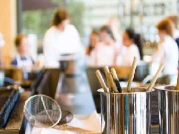 全国铁路迎来返程客流高峰，预计今日发送1905万人次